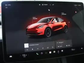 Tesla Model Y thumbnail 30