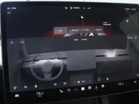 Tesla Model Y thumbnail 31