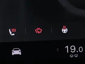 Tesla Model Y thumbnail 32