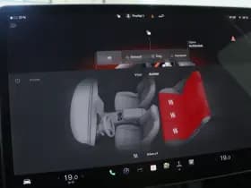 Tesla Model Y thumbnail 33