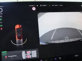 Tesla Model Y thumbnail 39