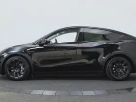 Tesla Model Y thumbnail 6