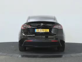 Tesla Model Y thumbnail 9