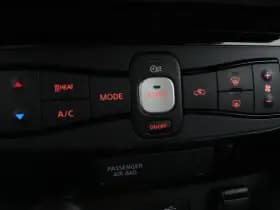 Nissan Leaf thumbnail 38