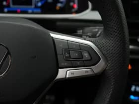 Volkswagen T-Roc thumbnail 29