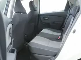 Toyota Yaris thumbnail 16