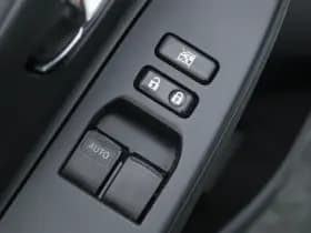 Toyota Yaris thumbnail 21