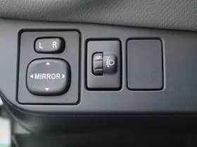 Toyota Yaris thumbnail 22