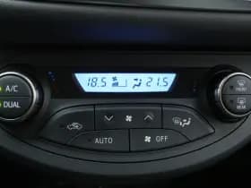 Toyota Yaris thumbnail 36