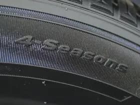 Toyota Yaris thumbnail 8