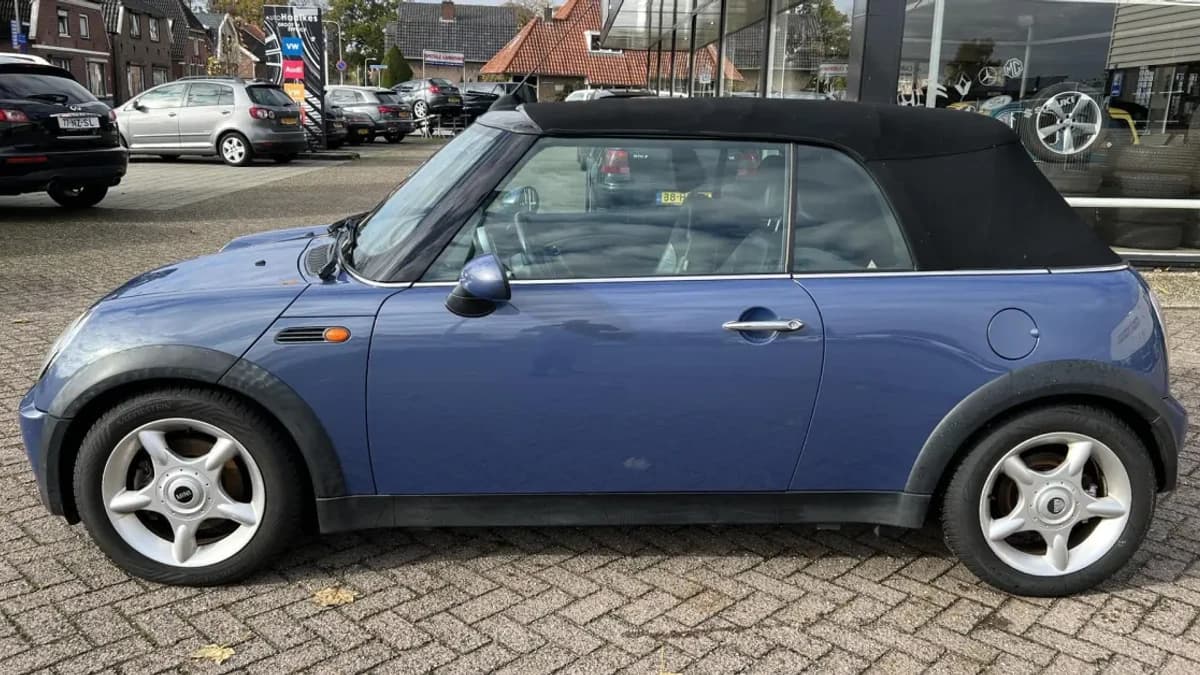 MINI Cabrio — foto 1