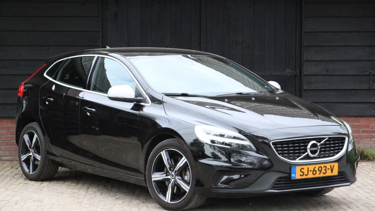 Volvo V40 — foto 1