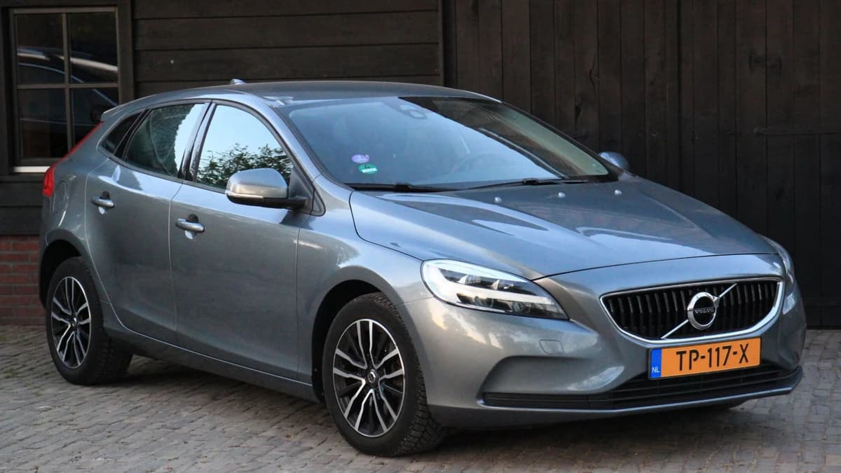 Volvo V40 — foto 1