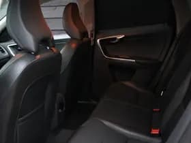Volvo XC60 thumbnail 17