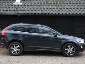 Volvo XC60 thumbnail 3