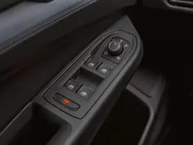 Volkswagen Golf thumbnail 21