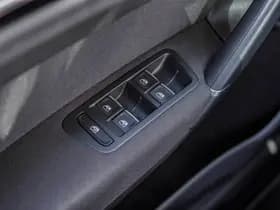 Volkswagen Golf thumbnail 21