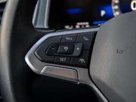 Volkswagen T-Roc thumbnail 11