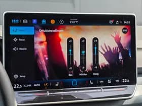 Volkswagen Golf thumbnail 23