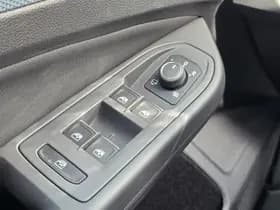 Volkswagen Golf thumbnail 28