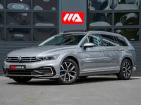 Volkswagen Passat thumbnail 1