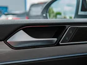 Volkswagen Passat thumbnail 24
