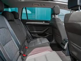 Volkswagen Passat thumbnail 33