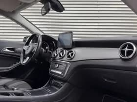 Mercedes-Benz CLA 180 Business Solution AMG thumbnail 3