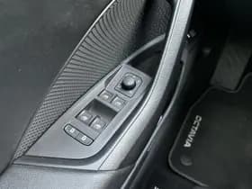 ŠKODA Octavia 1.0 e-TSI Business Edition thumbnail 8