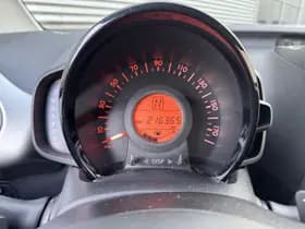 Toyota Aygo 1.0 VVT-i x-play thumbnail 13