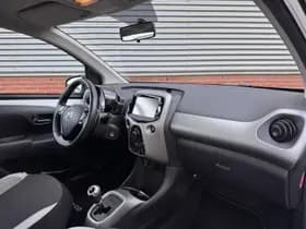 Toyota Aygo 1.0 VVT-i x-play thumbnail 3