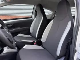 Toyota Aygo 1.0 VVT-i x-play thumbnail 4