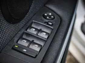 BMW 3 Serie 325i Business Line M Sport Net binnen - Nu al te bezichtigen thumbnail 17