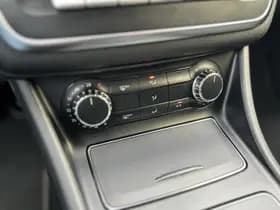 Mercedes-Benz CLA 180 Business Solution AMG Upgrade Edition thumbnail 22
