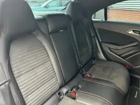 Mercedes-Benz CLA 180 Business Solution AMG Upgrade Edition thumbnail 24