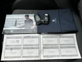 Peugeot 3008 1.2 PureTech Blue Lease Premium thumbnail 27