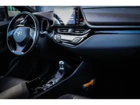 Toyota C-HR thumbnail 6