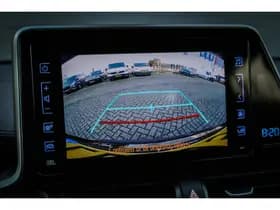 Toyota C-HR thumbnail 9