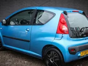 Peugeot 107 1.0-12V XS Net binnen - Nu al te bezichtigen thumbnail 12