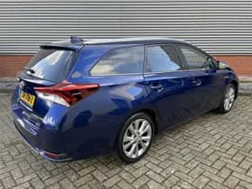 Toyota Auris Touring Sports 1.8 Hybrid Executive thumbnail 2