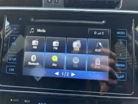 Toyota Auris Touring Sports 1.8 Hybrid Executive thumbnail 13