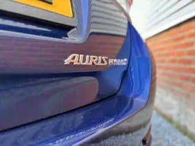 Toyota Auris Touring Sports 1.8 Hybrid Executive thumbnail 18