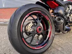 Ducati Streetfighter V4 S thumbnail 14