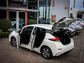Nissan Leaf thumbnail 3