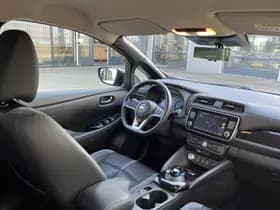 Nissan Leaf Tekna 40 kWh thumbnail 4