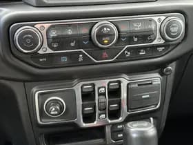 Jeep Wrangler Unlimited 4xe 380 Sahara thumbnail 8