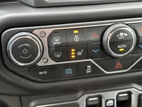 Jeep Wrangler Unlimited 4xe 380 Sahara thumbnail 9