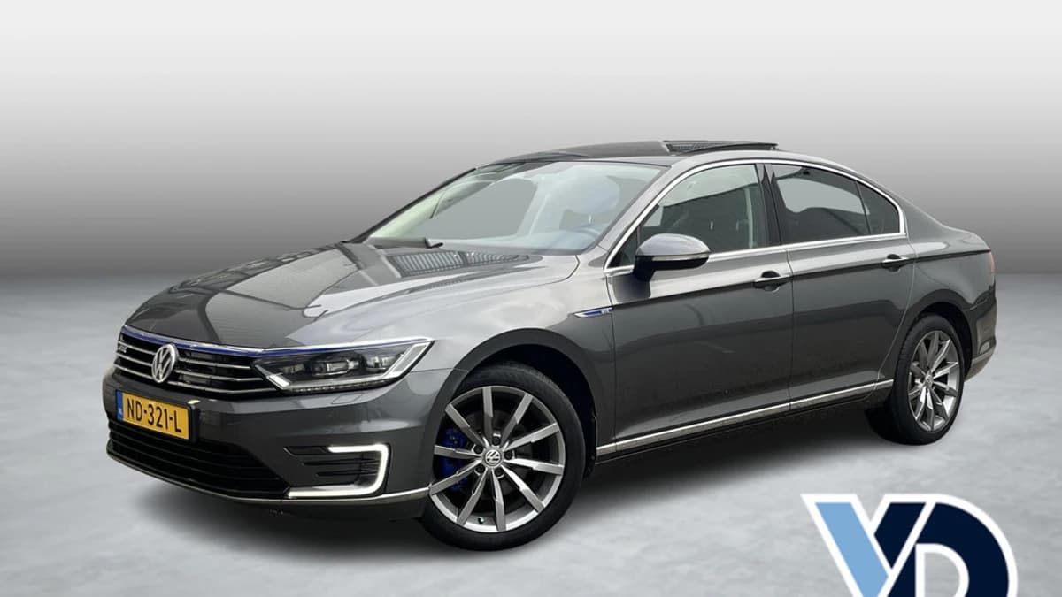 Volkswagen Passat 1.4 TSI GTE Connected Series Plus — foto 1
