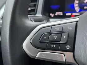 Volkswagen T-Roc 1.0 TSI Life thumbnail 32