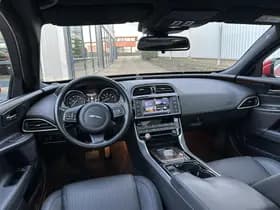 Jaguar XE 2.0 Portfolio thumbnail 3